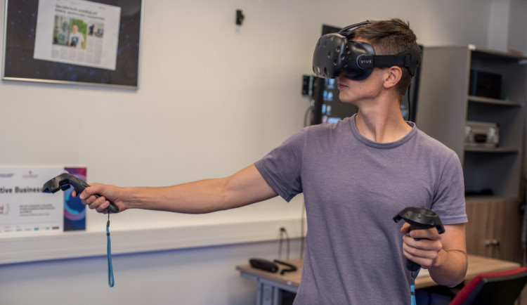 Virtuální realita pro středoškoláky. Krajský úřad vypisuje zakázku