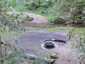 Stezku v Lidových sadech doplnila ohniště a čeká ji další vylepšení