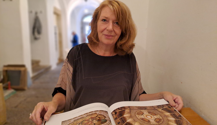 Divadlo F. X. Šaldy si knihu ke svým 140. narozeninám zasloužilo, říká spoluautorka Jarmila Levko