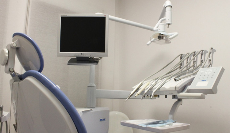 Nová naděje pro zubní pohotovost? Převzít by ji mohla soukromá ordinace