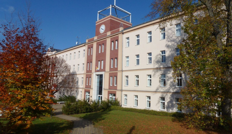 Objekt školy ve Zborovské v Turnově.