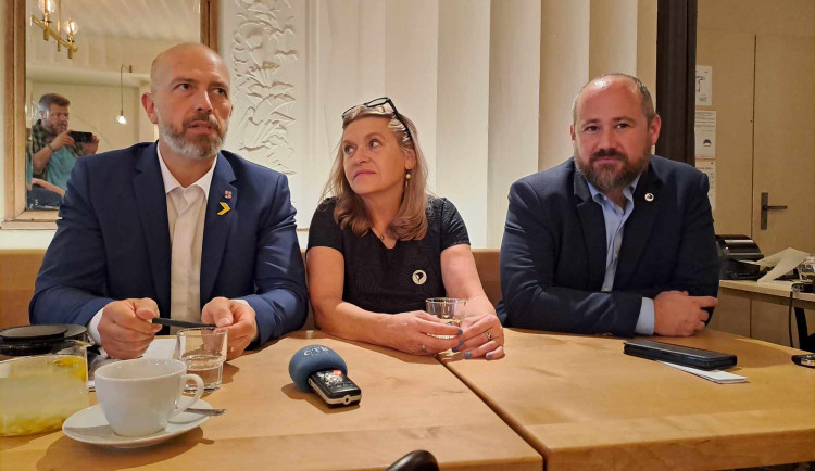 První tři kandidáti Pirátů pro krajské volby v roce 2024.