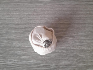 Prchal s prsteny polonahý po náměstí. Doma je schoval do ponožky