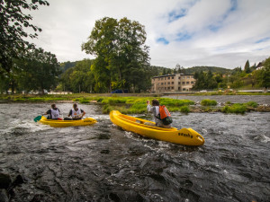 Na Maloskalsku zakončili vodáckou sezónu slavnostním zamykáním řeky Jizery