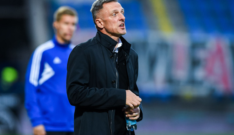Zbytečný zásah VARu, hodnotil penaltu pro Slavii trenér Slovanu Kozel. Ultimátum odmítl