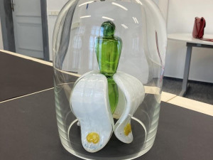 Skleněná díla žákyň železnobrodské školy jdou do benefiční aukce UNICEF