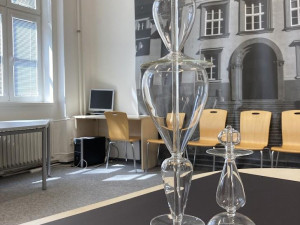 Skleněná díla žákyň železnobrodské školy jdou do benefiční aukce UNICEF