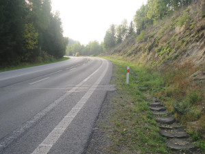 Notně posilněn alkoholem neudržel auto na silnici a havaroval