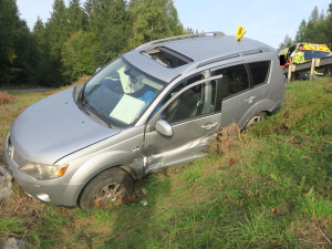Notně posilněn alkoholem neudržel auto na silnici a havaroval