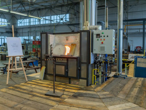Skláři v Šenově dostali novou moderní pec, jejich tvorbu posouvá kupředu