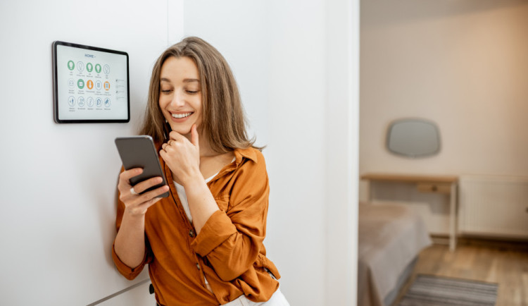 Copyright (c) 2019 RossHelen/Shutterstock.  No use without permission.