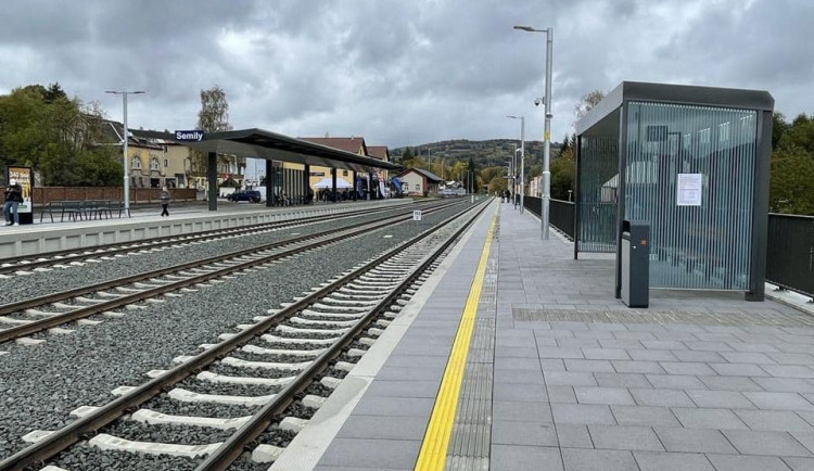 Správa železnic dokončila rekonstrukci nádraží v Semilech za 218 milionů korun