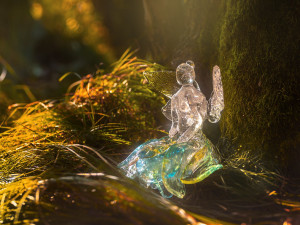 Křišťálové panenky místních sklářů můžete vydražit v aukci UNICEF