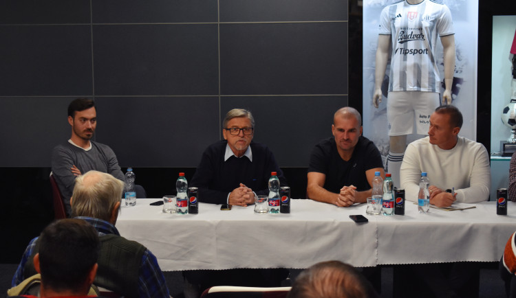 Výsledková krize, přestupy i nový partner. Vedení Dynama se potkalo s fanoušky