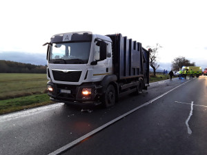 U Krásného Lesa havaroval autobus. Pět lidí utrpělo zranění