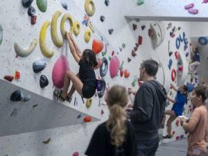 Boulder Point oslaví pět let, nabídne také promítání Lukáše Černého