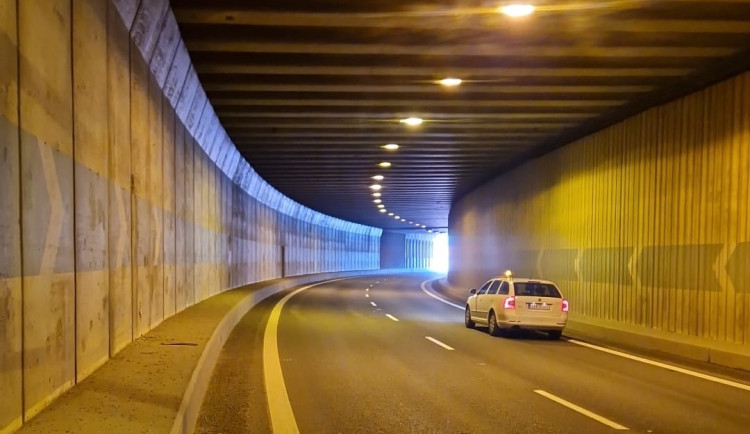 V Libereckém tunelu začne zítra oprava osvětlení. Počítejte s omezením
