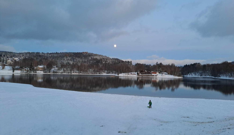 Okolí přehrady a Tajvan.