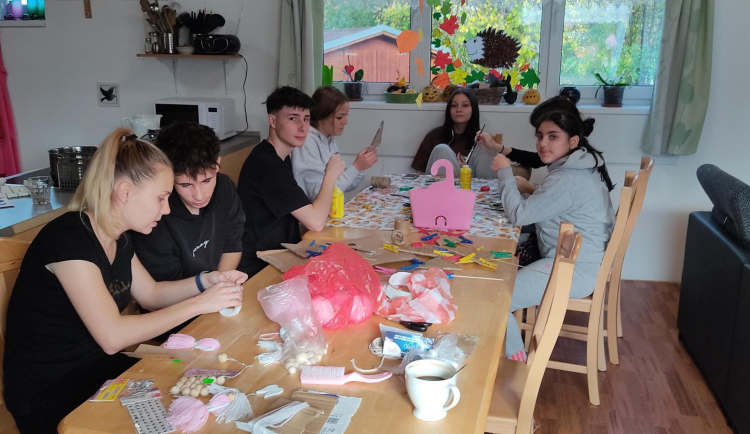 Děti z Frýdlantu si připravovaly dárky do obchůdku už od srpna.