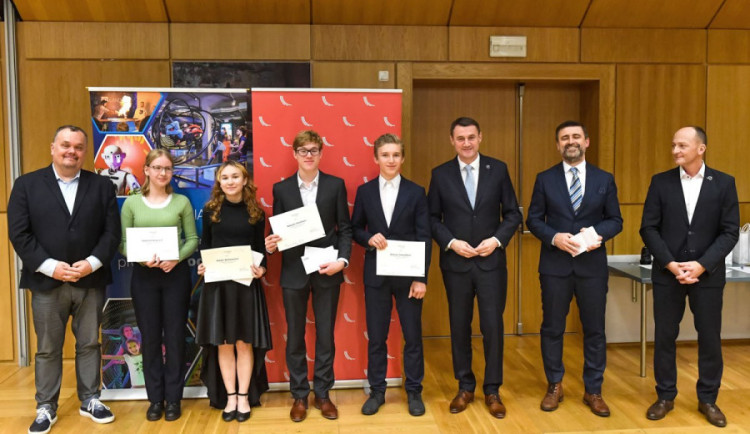 Liberecký kraj letos ocenil 88 žáků za reprezentaci v oblasti vzdělávání