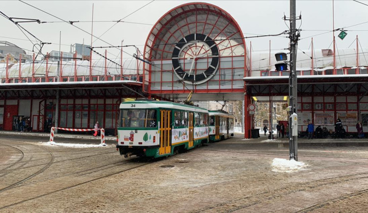 Rekonstrukce tramvajové trati do Jablonce se do konce roku nestihne. Stavbu ovlivnilo počasí