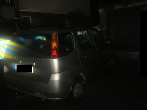 Policie hledá viníka i svědky nehody z parkoviště u obchodu