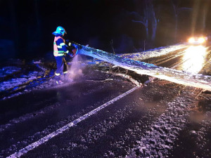 Hasiči mají za sebou náročné svátky. Zaznamenali takřka 350 výjezdů