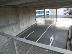 Za pár dní se otevře nový parkovací dům. Za den stání zaplatíte 60 korun