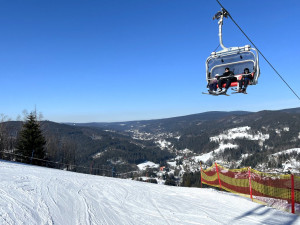 Skiaréna Jizerky nabízí lyžařské areály Tanvaldský Špičák, Severák a Bedřichov