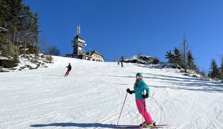 Skiaréna Jizerky nabízí lyžařské areály Tanvaldský Špičák, Severák a Bedřichov