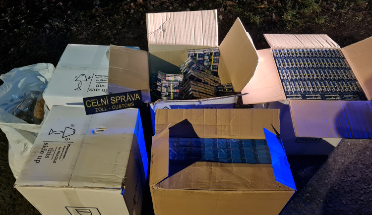 Převážené cigarety.