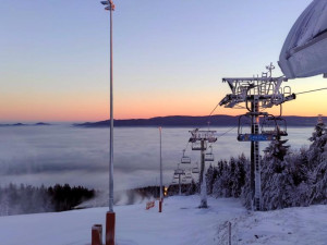 Podmínky k lyžování v Libereckém kraji vylepšil mráz, otevřou se další sjezdovky
