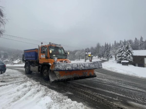 V Libereckém kraji nasněžilo a je větrno, silničáři radí zvýšenou opatrnost