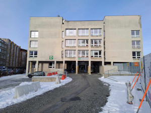 Na stavbě nového pavilonu nemocnice se objeví jeřáby. Provoz heliportu neomezí