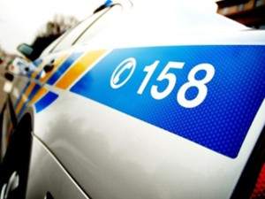 Policisté hledají svědky nehody z Jablonecké, kde vůz srazil dívku