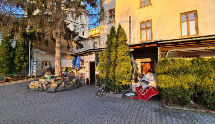 Policie dopadla muže podezřelého ze založení požáru v baru Black Panther