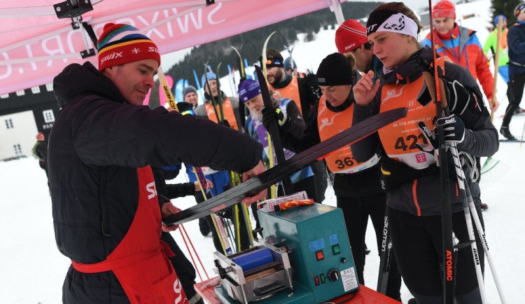 Zákaz fluorových vosků i na Jizerské 50. Lyžaři si je na závodě budou moci vyměnit