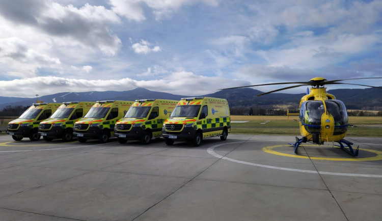 Nové sanitní vozy záchranářů.