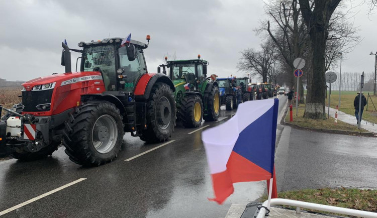 Poslední klidný protest? Zemědělci vyjeli demonstrovat na hranice