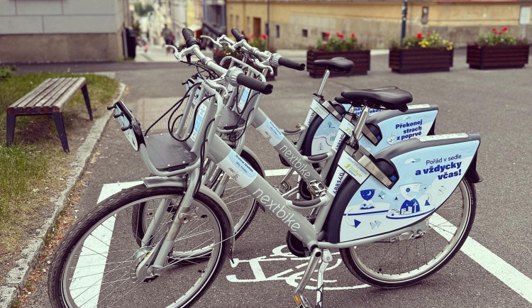 Sdílená kola v Jablonci.