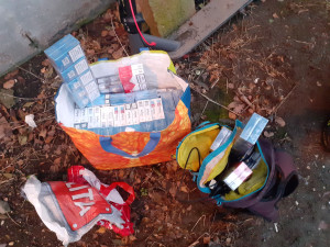 Prodával neznačené cigarety z Polska na sociálních sítích. Lapli ho celníci