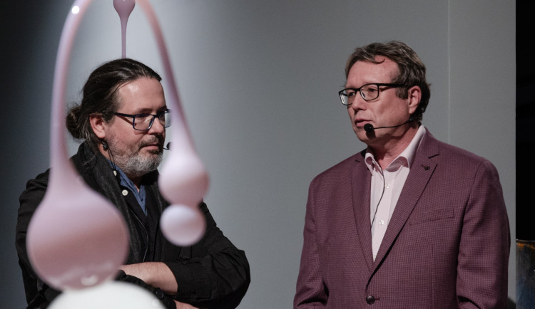 Muzeum skla a bižuterie v Jablonci nad Nisou pořádá komentovanou prohlídku s výtvarným umělcem Patrikem Illem