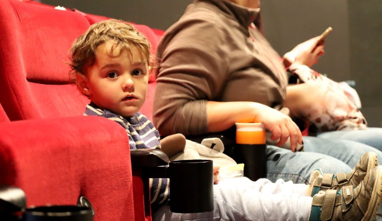 Baby kino je přizpůsobeno nejmenším divákům.