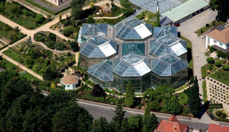 Skleníky v Botanické zahradě v Liberci.