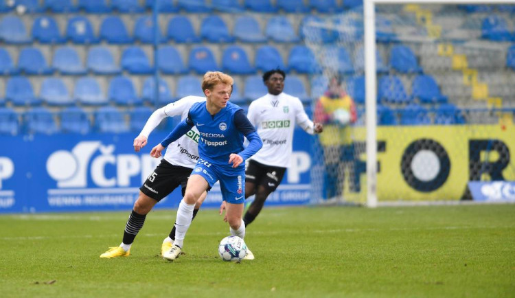 Slovan porazil Karvinou 1:0. V závěru rozhodl z penalty Rabušic