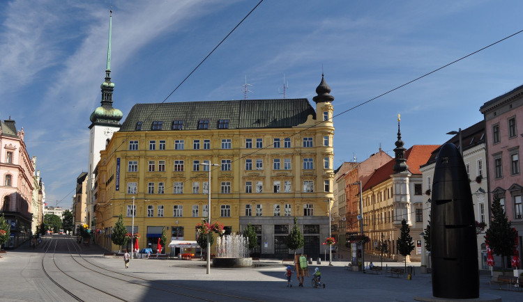 V centru Brna se zlodějka s prodavačkou přetahovaly o kabelku plnou kradených parfémů