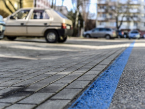 Liberec bude na sídlišti Broumovská testovat zákaz parkování dodávek v noci
