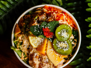 Bistro Kauai poke je ostrovem plným chutí a vůní v městě na severu