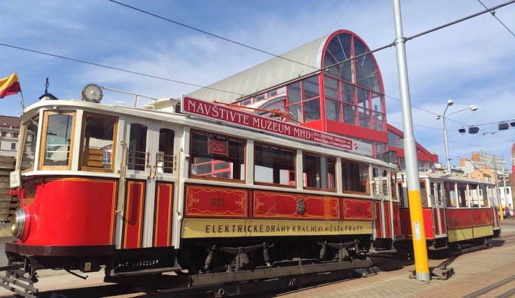 Historická tramvaj dorazila do Liberce. Pod Ještědem bude jezdit rok
