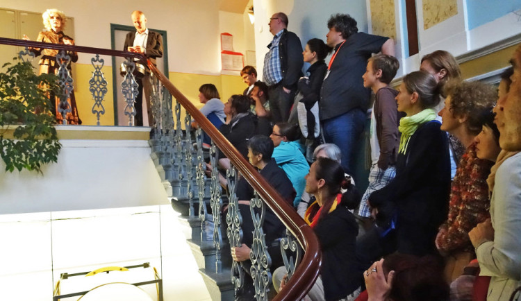 Výroční procházka divadlem.